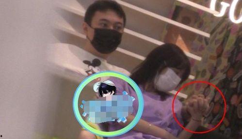 吃瓜表情包抱着美女,美女生日惊喜连连