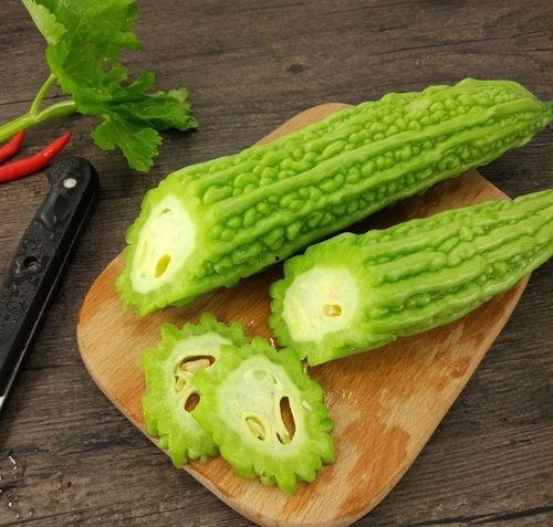 惠州东街吃瓜,夏日吃瓜盛宴，品味街头美食风情